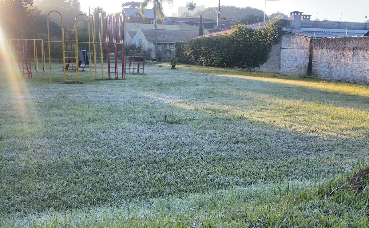 Curitiba registra geada e mínima de 3°C; cidades do Paraná têm o amanhecer mais frio de 2026