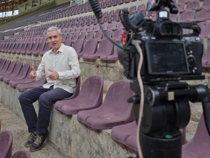 Série documental de Rodrigo Viana sobre craques do futebol brasileiro se destaca no Globoplay