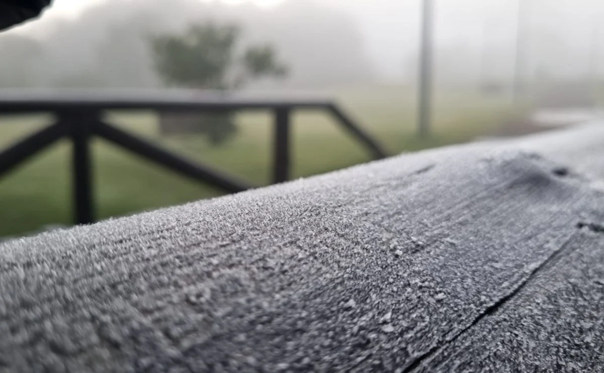 Frio persiste em Curitiba e geada mantém cidades do Paraná em alerta