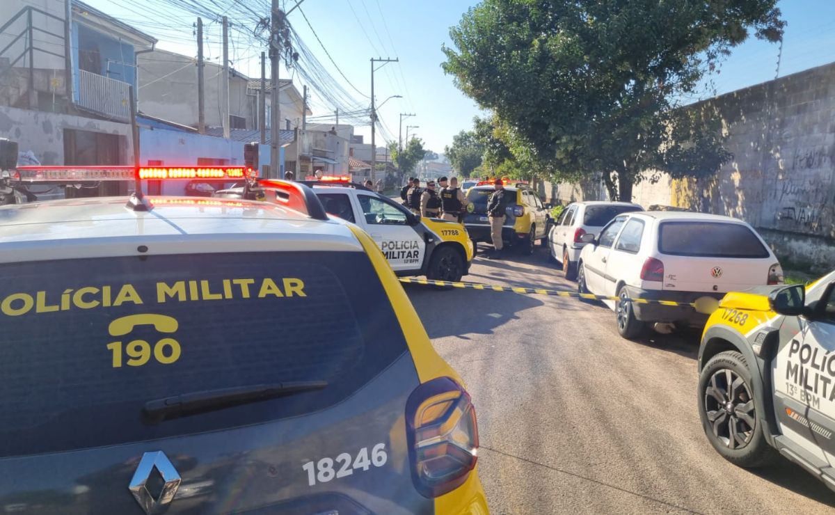 Jovem é morto a tiros dentro de casa na Vila Guaíra, em Curitiba