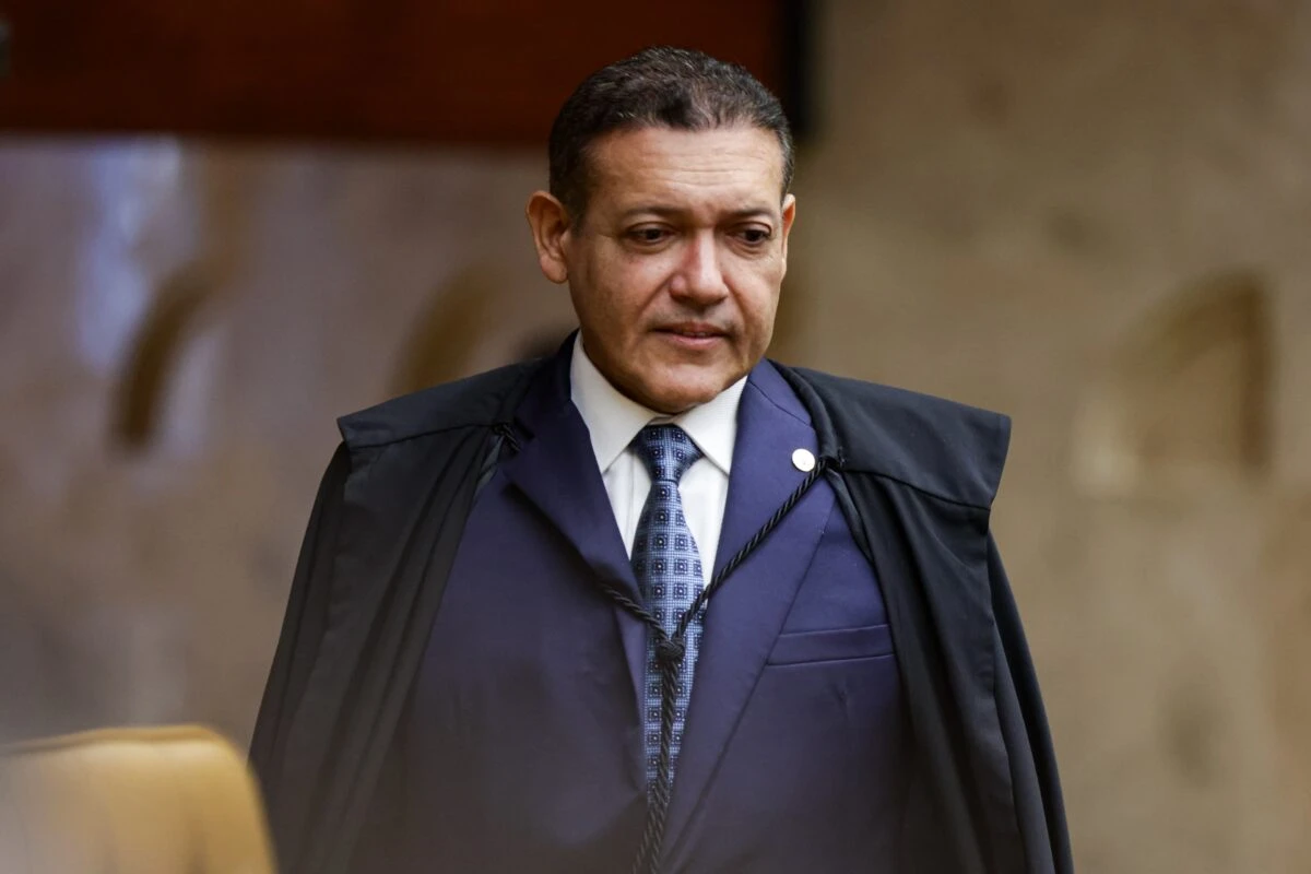 Nunes Marques assume presidência do TSE com foco no uso da IA nas Eleições 2026