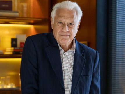 Antonio Fagundes mantém contrato com Globo até 2027 após morte de Arthur em 'Quem Ama Cuida'