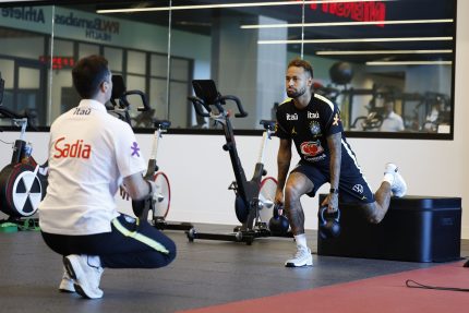 Carlo Ancelotti confirma exame para Neymar e possível retorno aos treinos da Seleção Brasileira