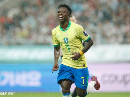 Vini Jr. quebra protocolo e atende fãs após torcedor ser barrado por segurança