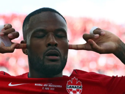 Canadá busca empate contra Bósnia e evita derrota na estreia da Copa em Toronto