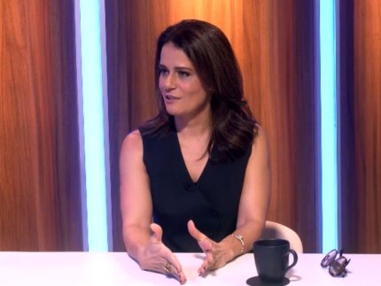 Adriana Araujo aborda maternidade, redes sociais e eleições em entrevista ao Portal LeoDias