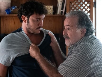 Otoniel confronta Tom após descobrir suborno em 'Quem Ama Cuida'