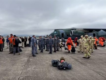 Bombeiros brasileiros atuam na Venezuela após terremotos que deixaram mais de 1.400 mortos